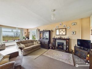 Sitting/Dining Room- click for photo gallery